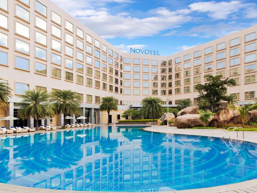 Novotel Convention Centre